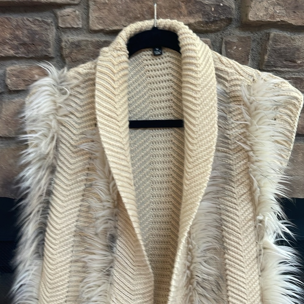 Lisa International tan, sleeveless cardigan with faux fur. Size is medium - Picture 3 of 10
